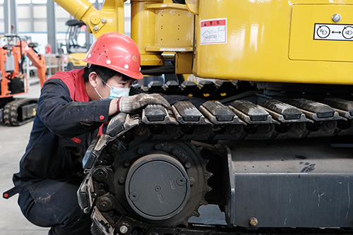 小土方工程對(duì)小型挖掘機(jī)的需求量越來(lái)越多你知道為什么嗎？