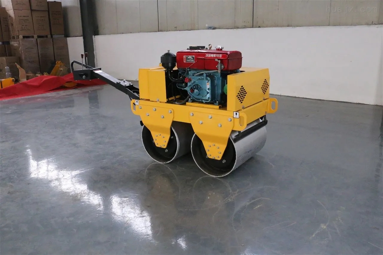 高溫工作對小型壓路機危害和預(yù)防方法